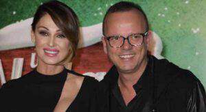 Gigi D'Alessio: lei è il nuovo amore dopo Anna Tatangelo, ed è uguale