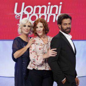 Uomini e Donne: questo è il motivo per cui Tinì Cansino non parla mai