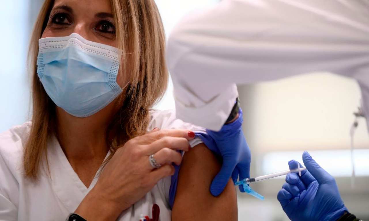 Cento medici contro il vaccino, l'Ordine apre un'inchiesta