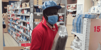 crotone_migrante_assunto_supermercato 28.12.20 Leggilo.org
