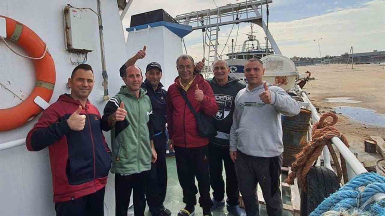 I pescatori italiani attaccano i libici: "Ci hanno picchiati"