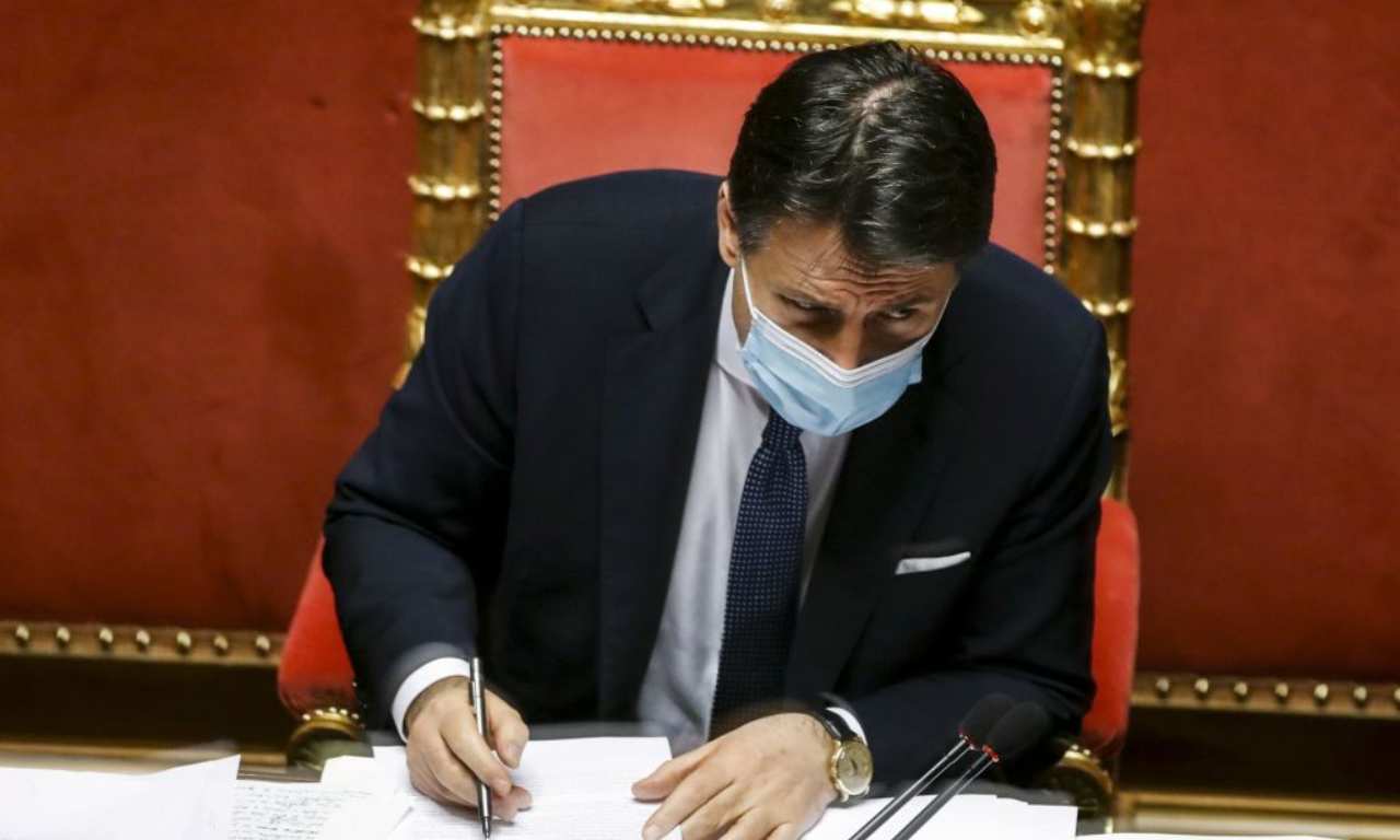 Conte: due Ministeri ai responsabili per rimanere al comando