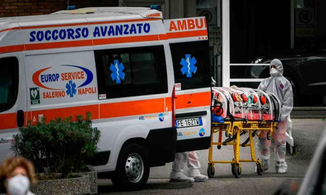 Michela morta in camera da letto a 22 anni, nessuno sa dire perché
