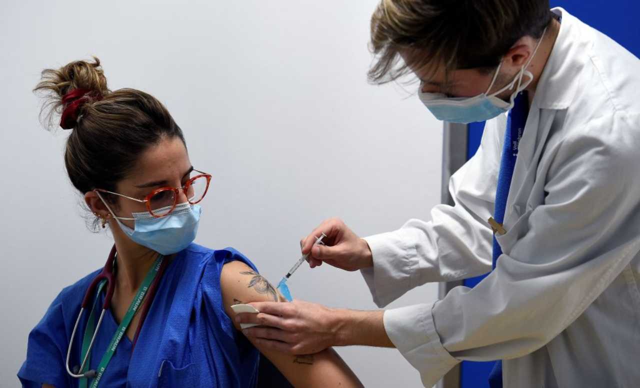 Metà dei dipendenti della Rsa rifiuta il vaccino anti-Covid