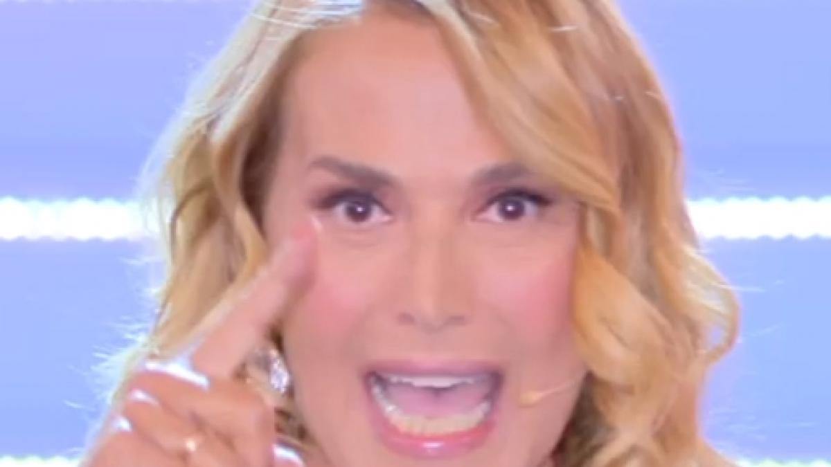 Barbara D'Urso si rivolge al vip in diretta: "Tu sei pazza!"