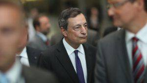 Esperti frenano Draghi su riapertura piscine e palestre