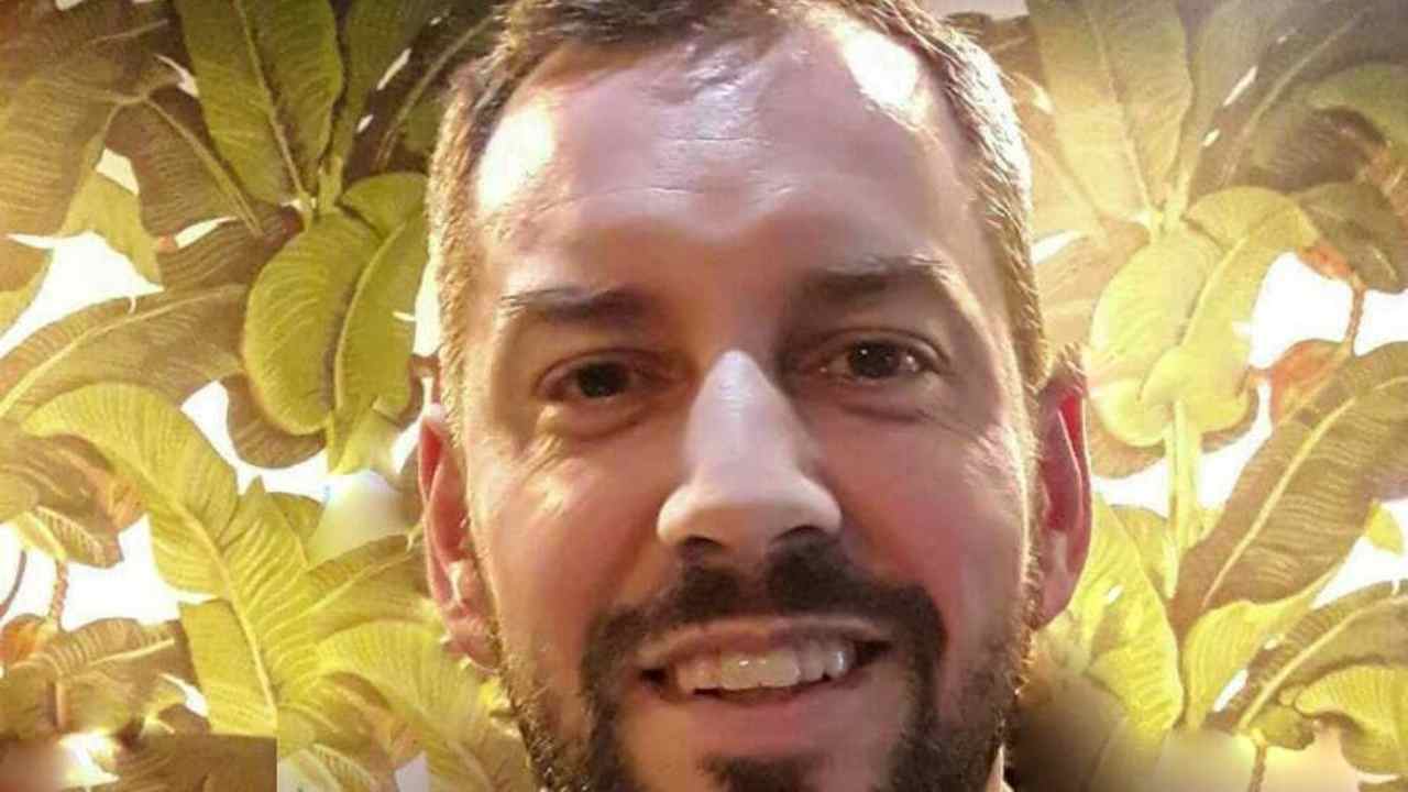 Emanuele riverso sulla strada, l'autista l'ha visto ed è andato via
