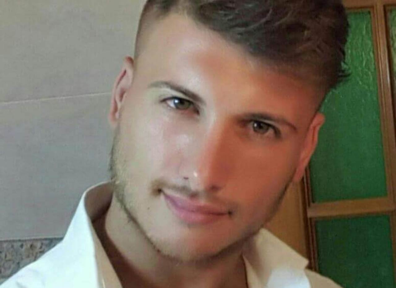 Incidente sulla A3, un uomo tenta di soccorrere Vincenzo, viene travolto e muore Incidente sulla A3, un uomo tenta di soccorrere Vincenzo, viene travolto e muore