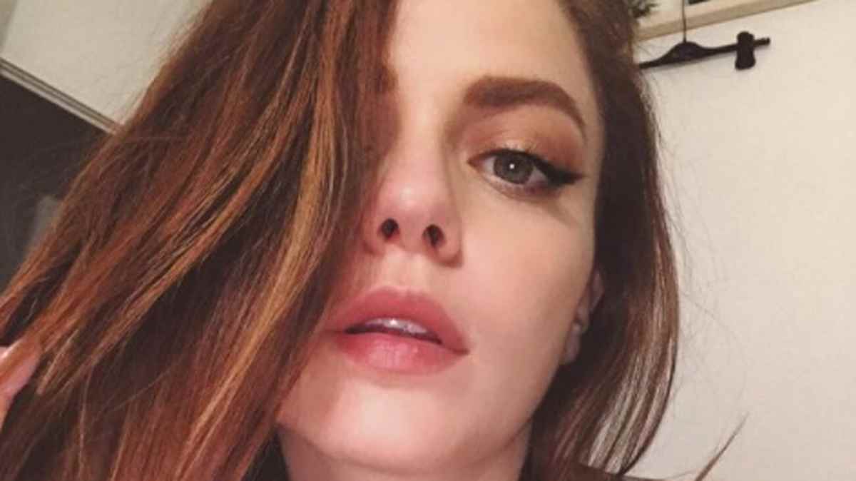 Annalisa a Sanremo: Dalla giacca si nota il dettaglio che sfugge!