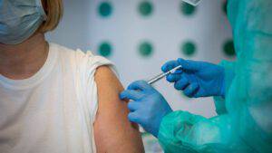 Napoli, Annamaria morta 4 giorni dopo il vaccino AstraZeneca
