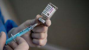"Astrazeneca sicuro e comparabile con altri vaccini", dice Pregliasco