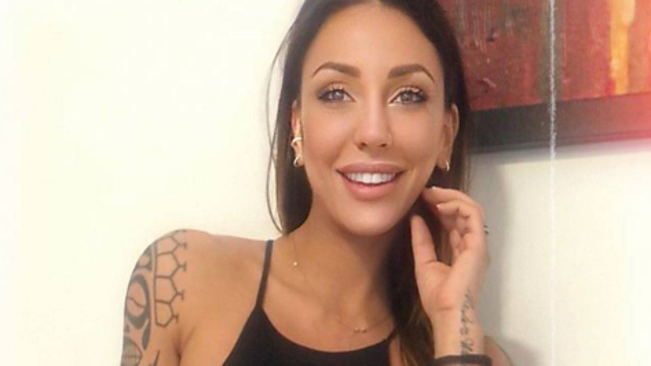Selvaggia Roma bollente: abbassa lo sguardo e non solo quello – (FOTO) Selvaggia Roma bollente: abbassa lo sguardo e non solo quello – (FOTO)