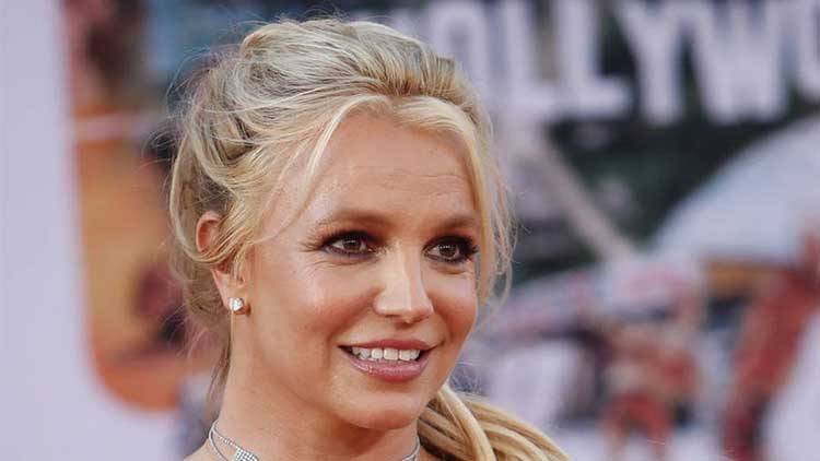 Britney Spears vaccinata