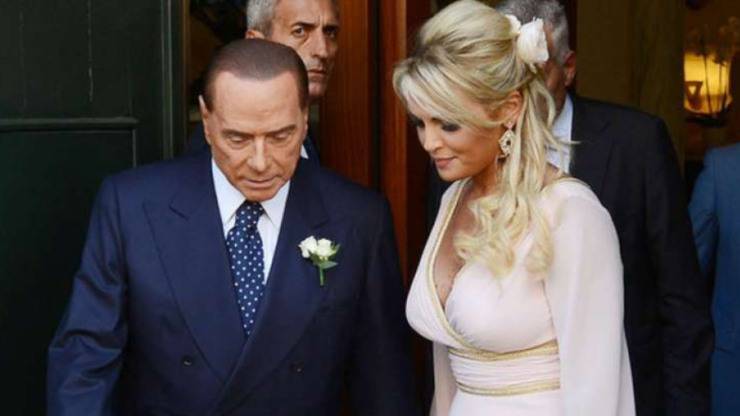 Berlusconi insieme a Francesca Pascale (Dagospia)