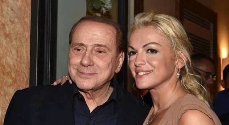 Francesca Pascale e Silvio Berlusconi (Leggo) 