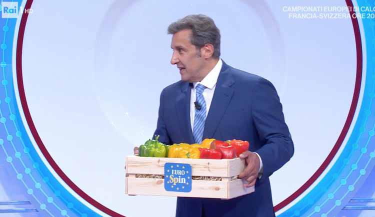 Flavio Insinna lacrime il pranzo è servito