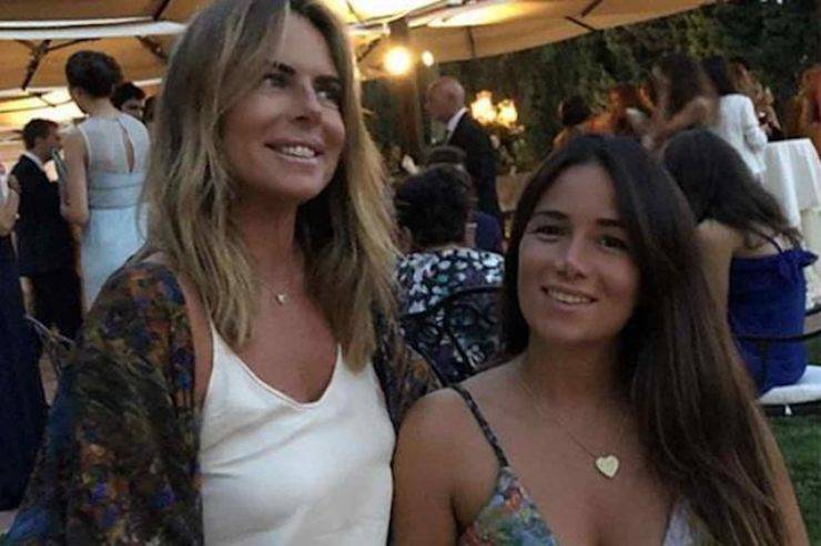 Paola Perego insieme a sua figlia Giulia 