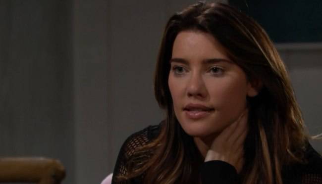 Beautiful: Steffy ne approfitta con Finn per il suo scopo