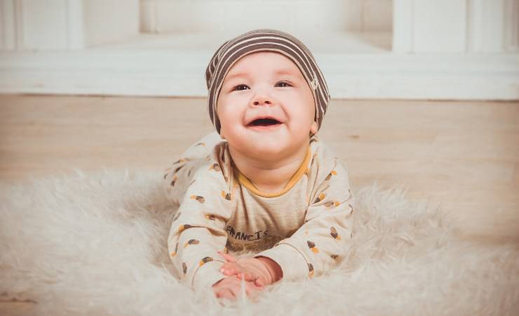 Ci sono alcune soluzioni per risolvere la tosse dei neonati (Pixabay)