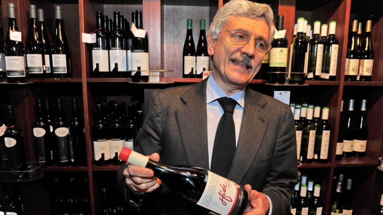D'Alema è un noto produttore di vini (prezzidivini.it)
