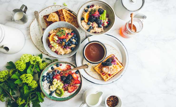 Fare colazione è importante per assumere nutrienti fondamentali (Unsplush)