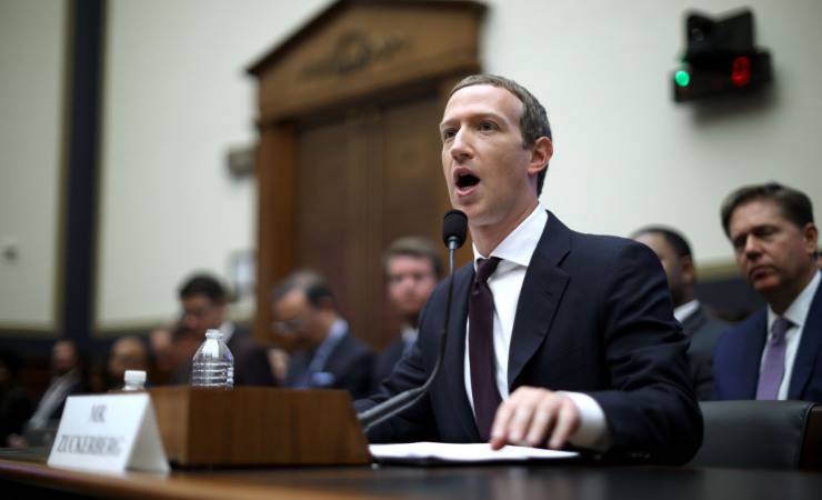 MArk Zuckerberg si è dovuto presentare davanti al Congresso degli Stati Uniti per rispondere rispetto alla questione della privacy degli utenti (Gettyy)