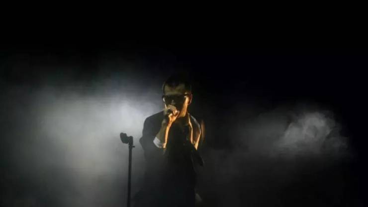 Un famoso cantante è stato ricoverato