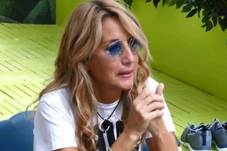 jo squillo si denuda