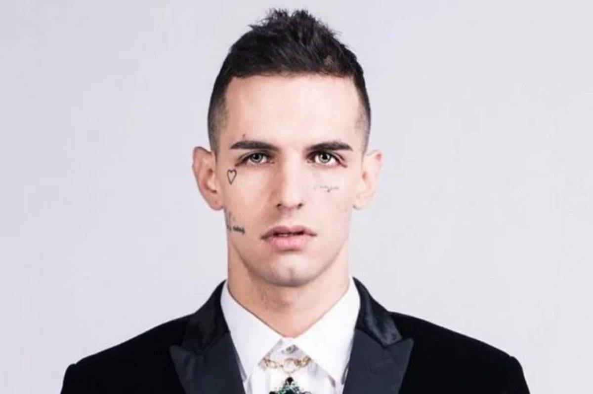 Achille Lauro: svelato il motivo dei suoi tatuaggi in viso