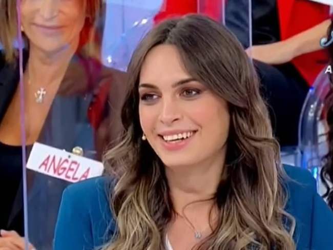 Uomini e Donne: Andrea Nicole senza parole per via del corteggiatore