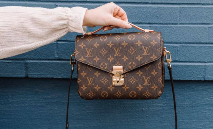 Louis Vuitton: le nuove borse XS per l'uomo che non si ferma mai