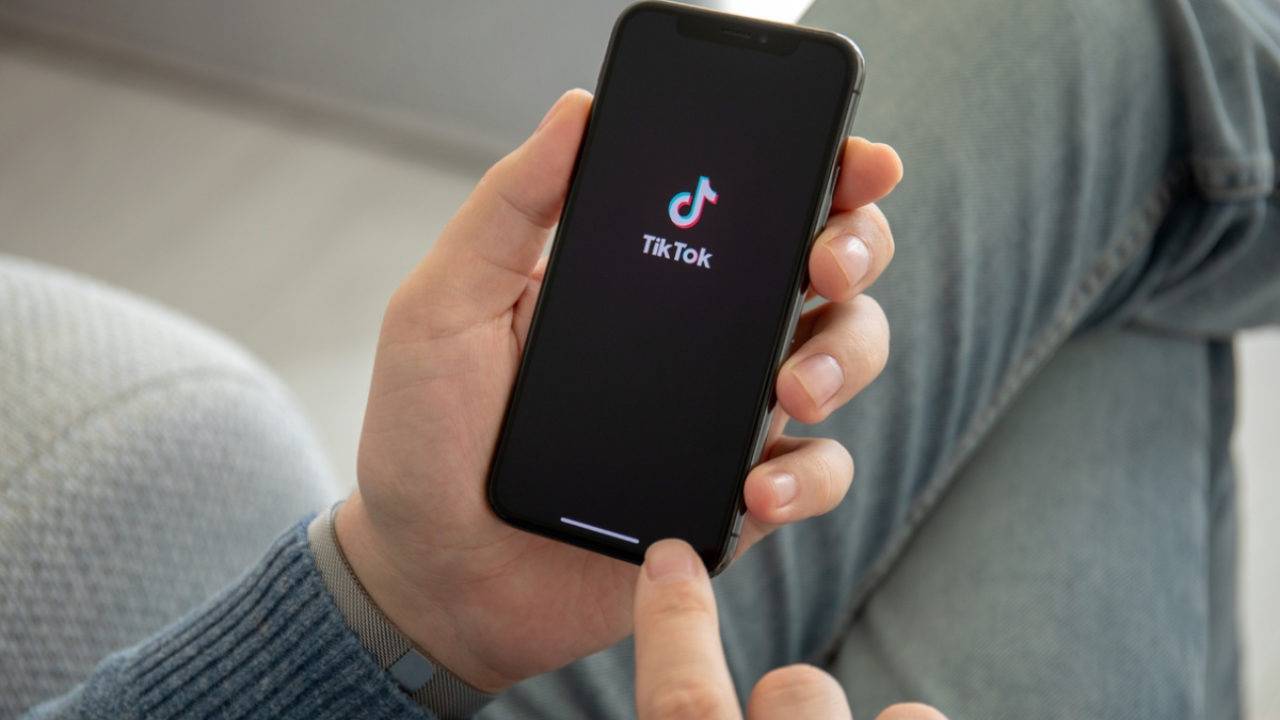 Denti da scoiattolo: la nuova moda nata da Tik Tok Denti da scoiattolo: la nuova moda nata da Tik Tok