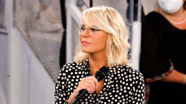 Maria De Filippi ha compiuto 60 anni - Gaffe in diretta 