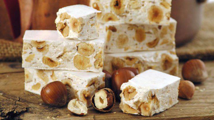 Torrone bianco - ecco come prepararlo comodamente a casa 