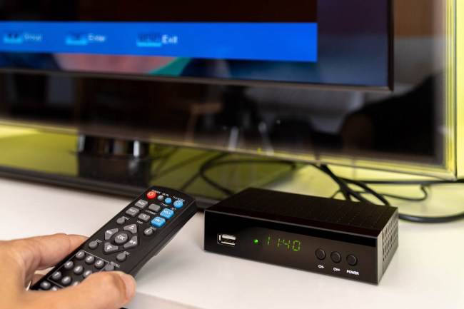 Bonus tv: rinnovato per il 2022 e decoder gratis per gli over 70? Ecco la verità