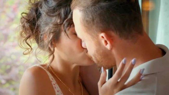 Love is in the air: Eda e Serkan arriva finalmente il bacio
