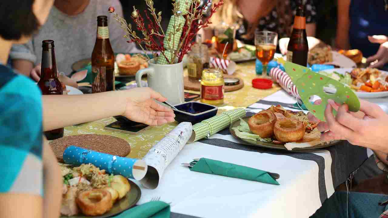 tavola (foto: Pixabay)