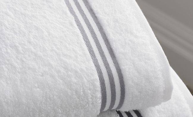 Asciugamani: come eliminare l'odoro di muffa in modo veloce e facile