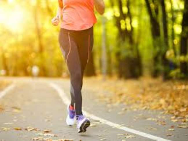 Camminare: va fatto almeno 30 minuti al giorno, ecco perchè