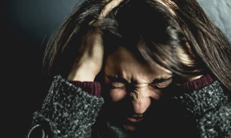 Sonno, paralisi mentre dormi ecco cosa succede