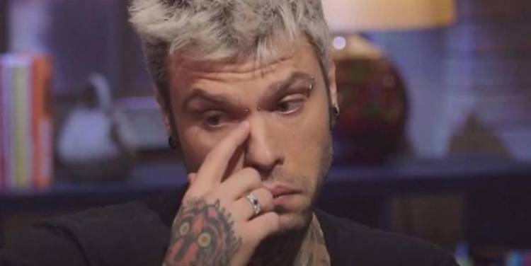 Fedez, incidente in montagna dopo il Covid, ecco come sta