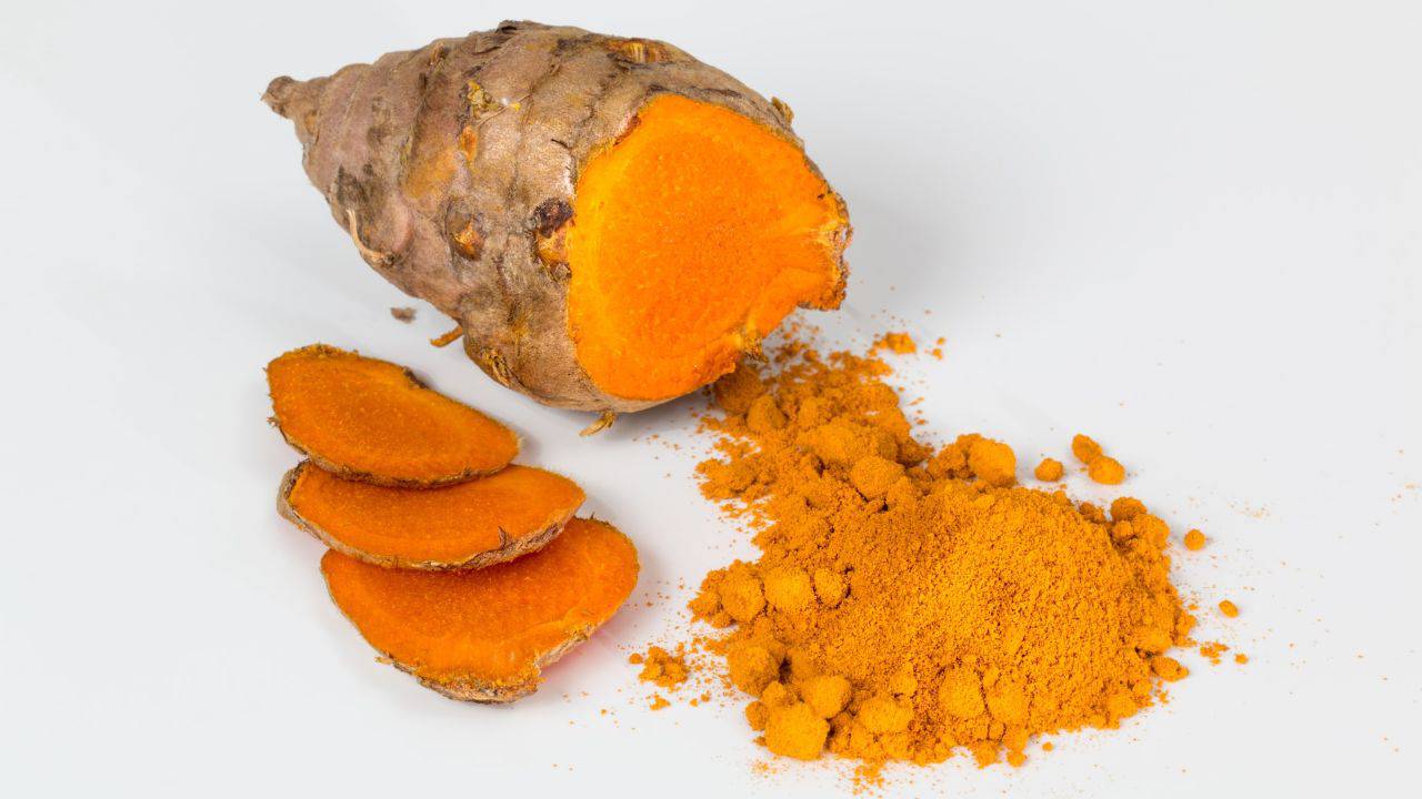 Curcuma: fa dimagrire? Scopriamolo