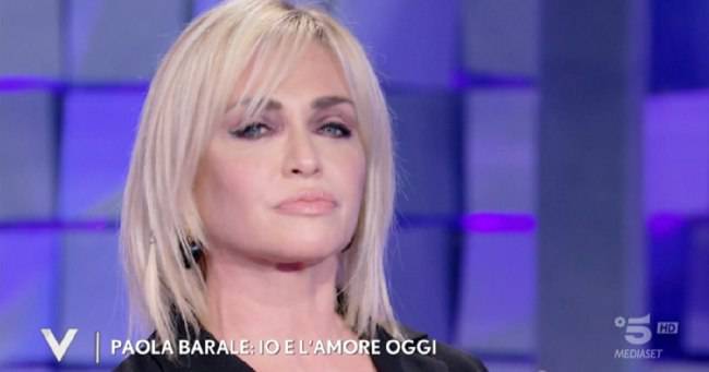 Paola Barale: ha un corteggiatore misterioso, ecco chi è !