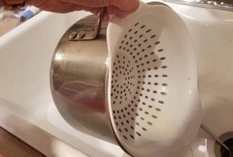 Utilizzo corretto dello scolapasta (Il Cucchiaio d'Argento)