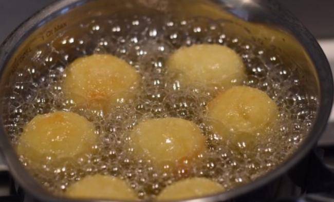 Carnevale: Castagnole salate, una bomba per la cena e super veloci