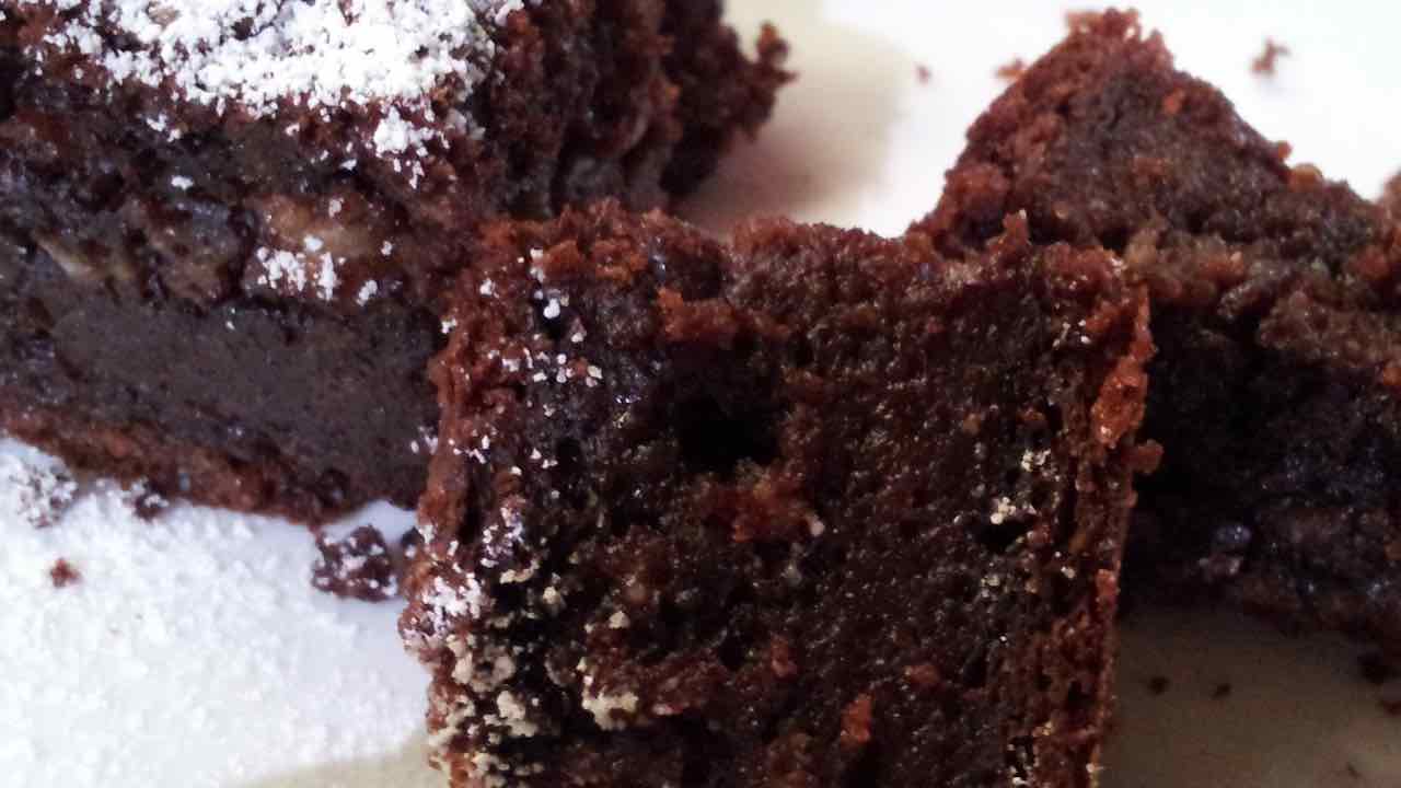 Cucina: torta di pane e cioccolato, una goduria per gli occhi