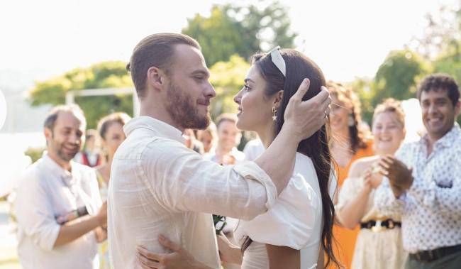 Love is in the air: Deniz rovina la luna di miele di Eda e Serkan