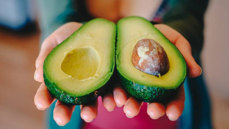 Avocado: alleato della pelle (Pixabay)