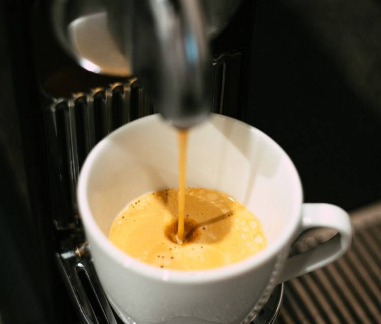 Preparazione del caffè in capsula (Pixabay)