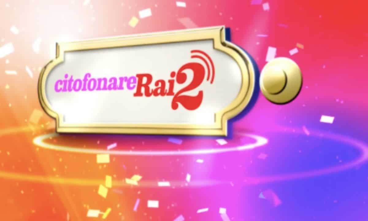 Citofonare Rai2 Simona Ventura danno caffè Paola Perego rimprovera